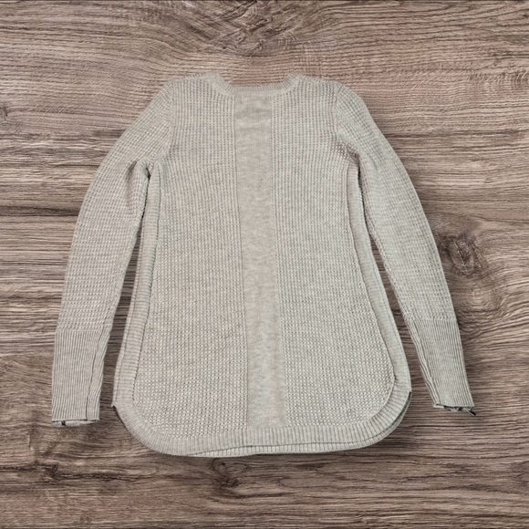 Cynthia Rowley Heather Gray Crew Neck Sweater - Picture 2 of 4